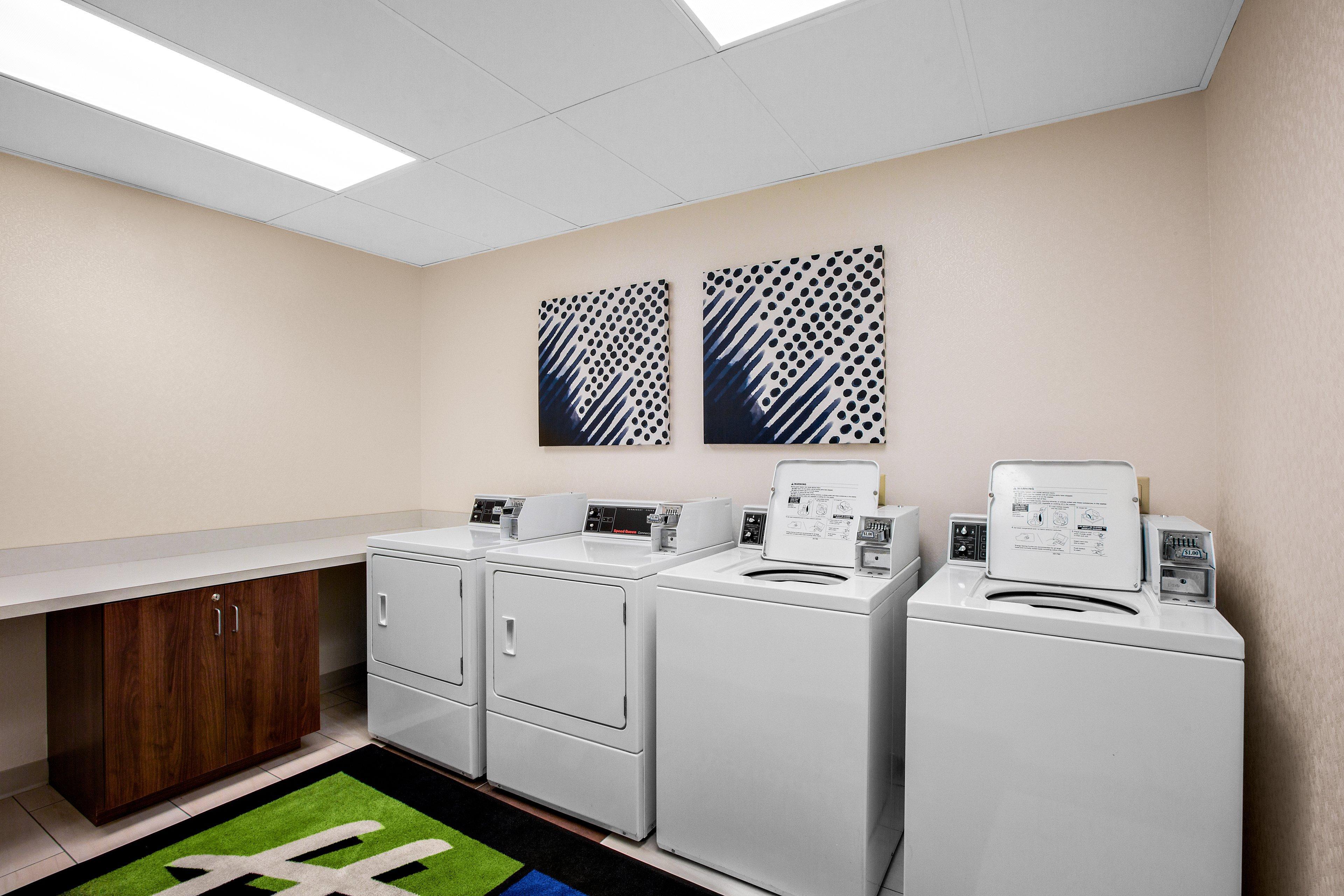 Holiday Inn Express Hotel & Suites Ontario By Ihg Eksteriør billede